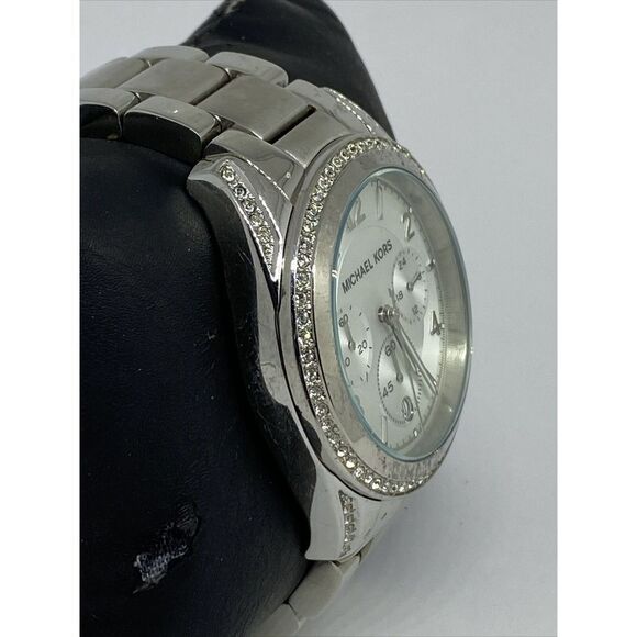 Michael Kors MK5165 Women's Silver Stainless Steel Analog Dial Quartz Watch RQ1 - Picture 5 of 12